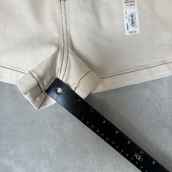 SO Shorts Waist 11/30 Ecru‎ Cream White High Rise Paper Bag Mom Clean Girl NWT - Picture 4 of 8